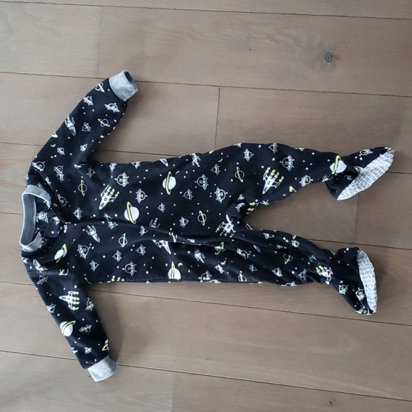 3/$18 - 12M Carters Fleece Footed Sleeper - Picture 1 of 4